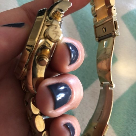 Authentic Michael Kors watch main image 2